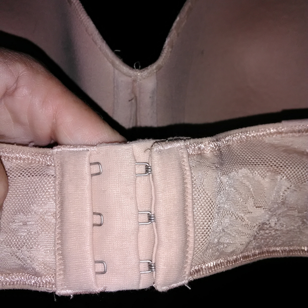 Victoria Secret Bra Size 36D - Picture 5 of 8